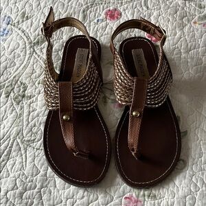 Steve Madden Woven Brown/Gold Sandals Size 7.5